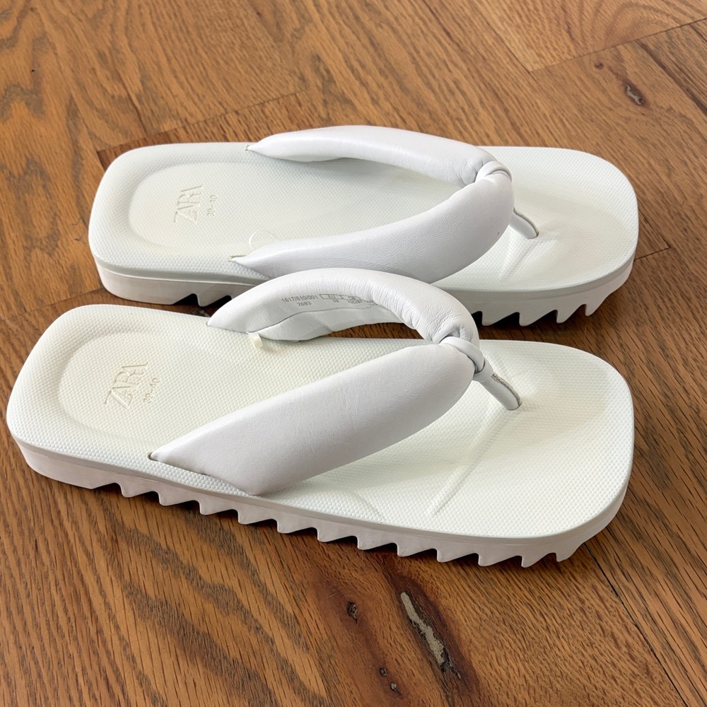 Zara Women's High Fashion White Chunky Flip Flop Leather Sandals 39-40 SZ 9